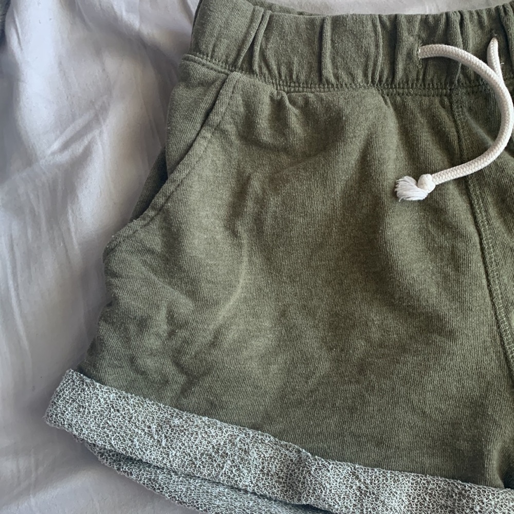 Shorts - Picture 3 of 4